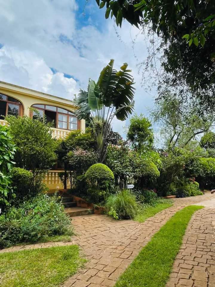 Souimanga-Hotel Antsirabe Eksteriør bilde